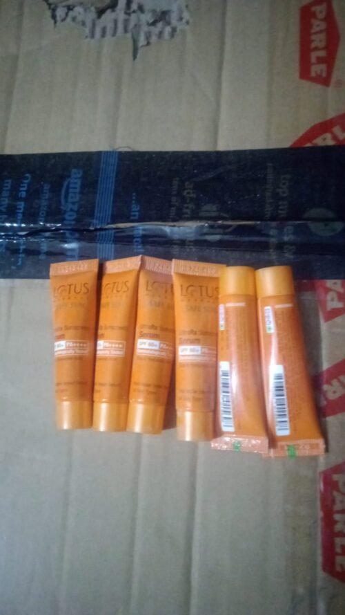 LOTUS HERBALS SUNSCREEN - Image 2