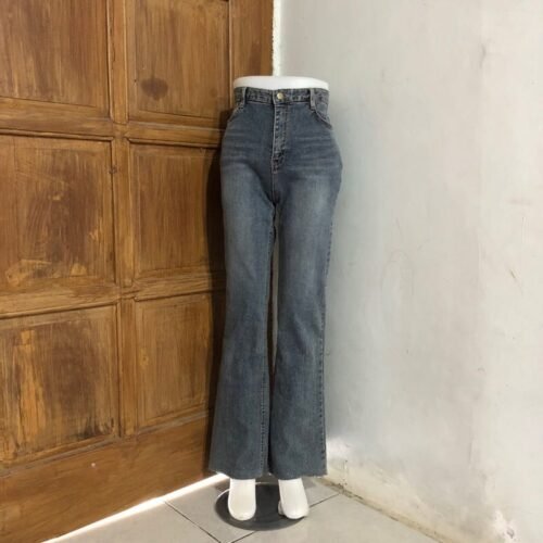 MOMS JEANS  surplus lot - Image 4