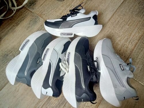 SPORT SHOES.  Box paking