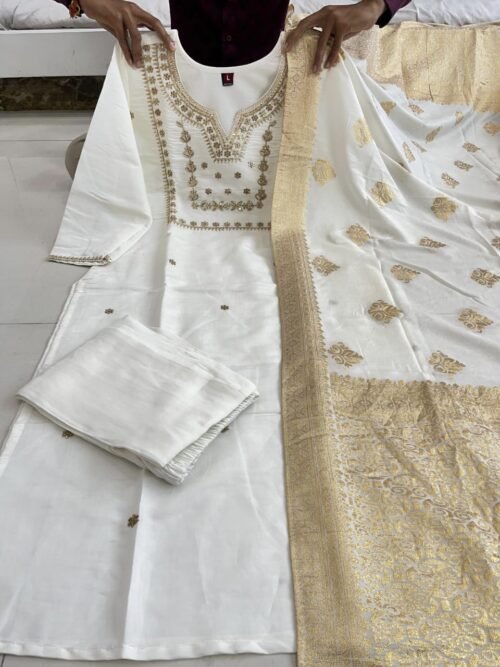 Top, Bottom & Dupatta + Heavy Jumka SET - Image 3