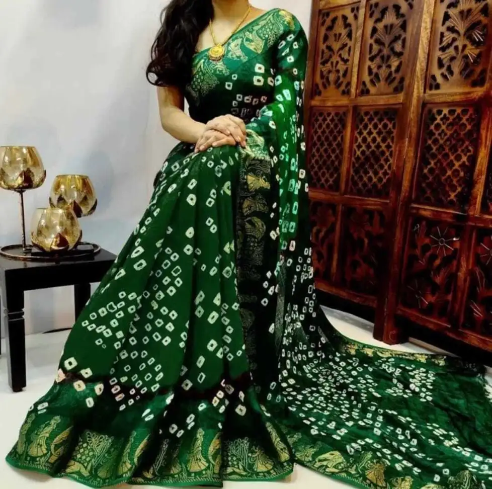Printed Bollywood Crepe, Silk Blend Saree 5 Printed Bollywood Crepe, Silk Blend Saree - Image 4