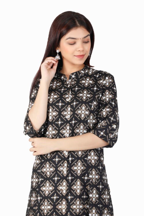 Rayon Princess Cut, Mandarin collar Kurti - Image 4