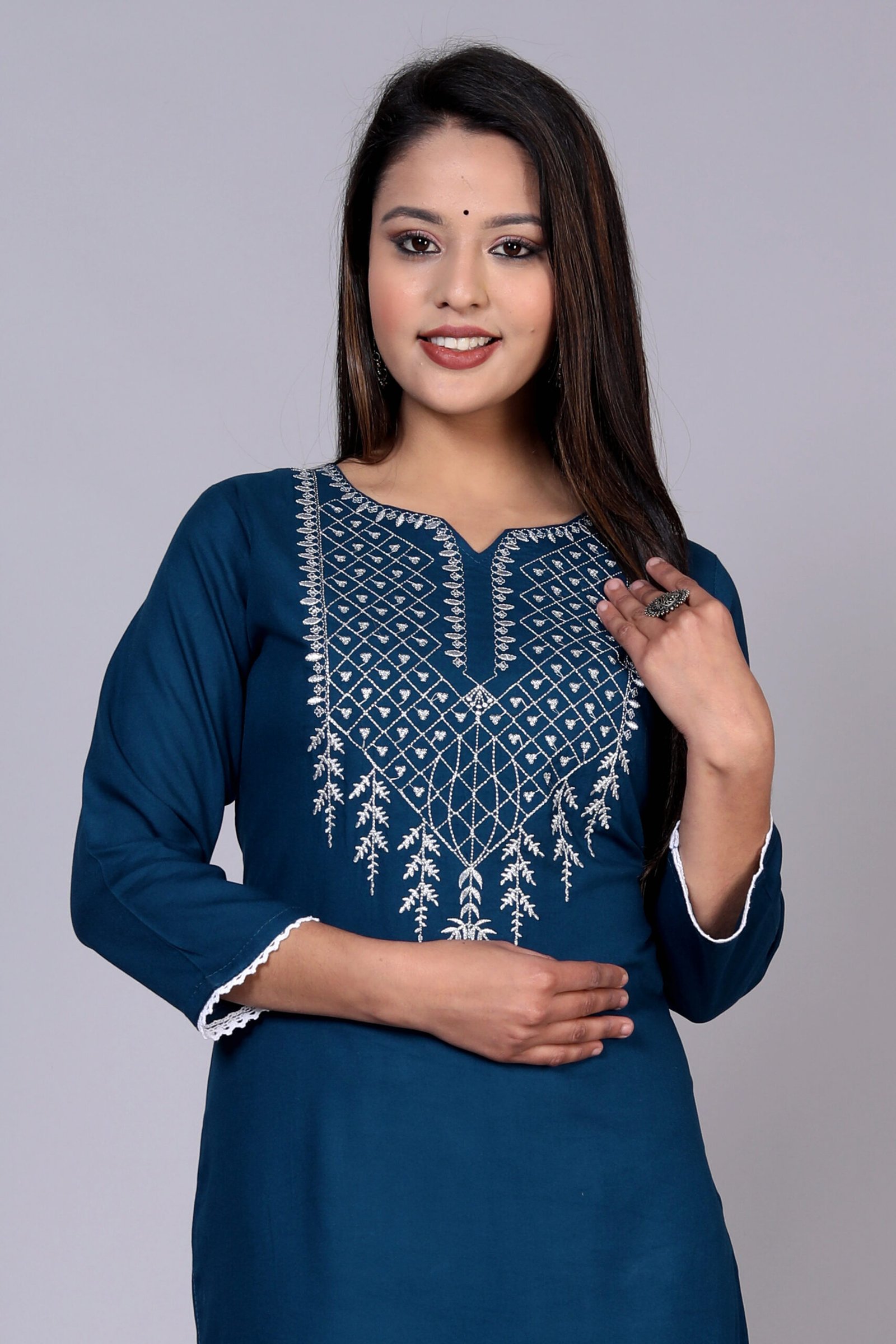 Rayon Zari Embroidered Kurti 4 Rayon Zari Embroidered Kurti - Image 4