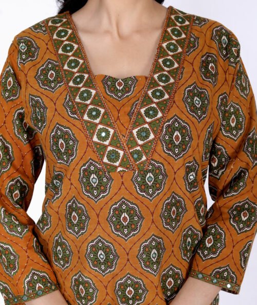 Pure Cotton 3piece printed pant set with dupatta - Image 5