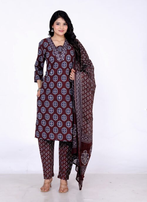 Pure Cotton 3piece printed pant set with dupatta - Image 3