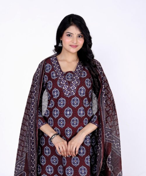 Pure Cotton 3piece printed pant set with dupatta - Image 4