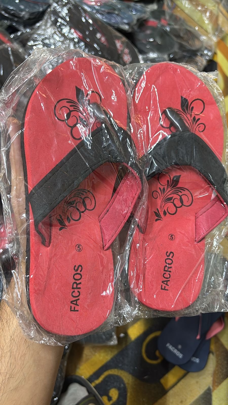 Unisex Foam Slippers Wholesale 5 Unisex Foam Slippers Wholesale - Image 4