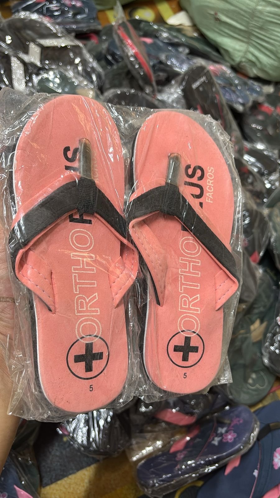 Unisex Foam Slippers Wholesale 10 Unisex Foam Slippers Wholesale - Image 9