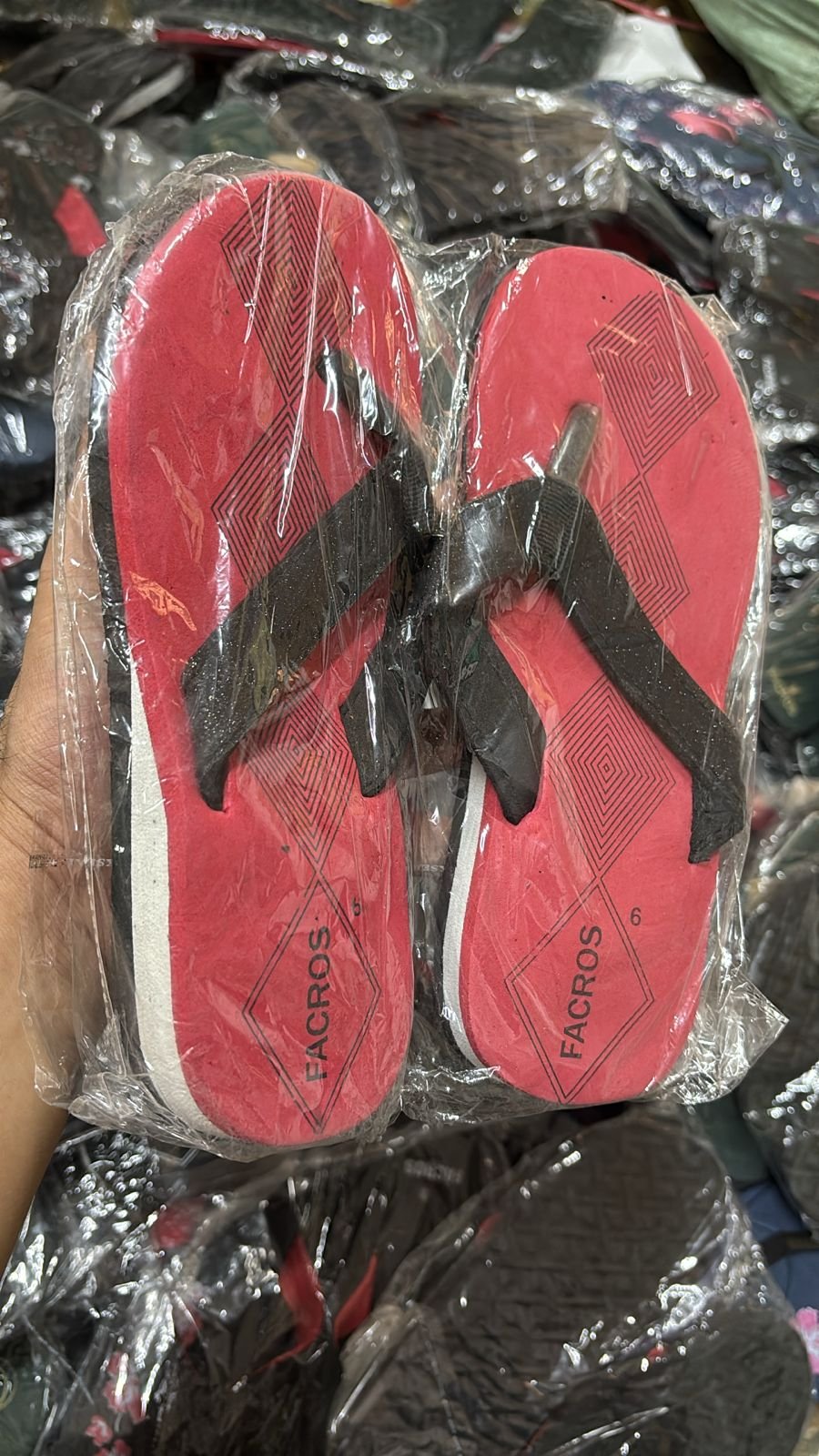 Unisex Foam Slippers Wholesale 11 Unisex Foam Slippers Wholesale - Image 10