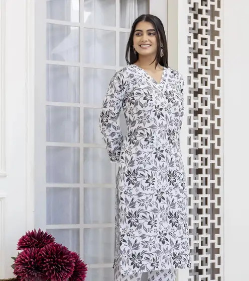 Women Printed Kurta 5 Women Printed Kurta - Image 4