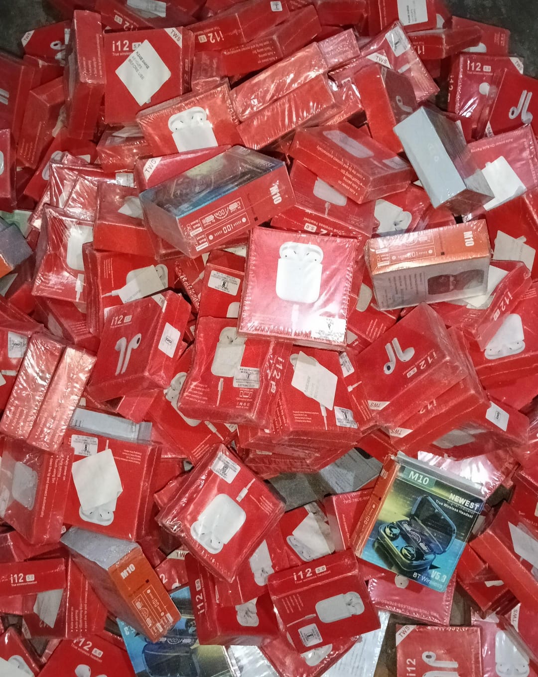 i12 M10 Earphones Wholesale 2 i12 M10 Earphones Wholesale - Image 2