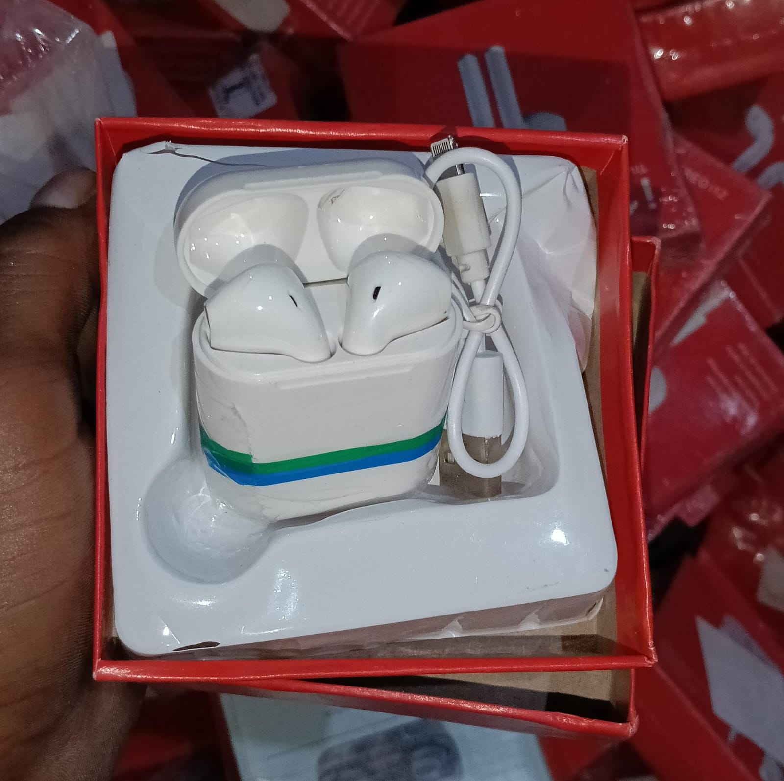 i12 M10 Earphones Wholesale 4 i12 M10 Earphones Wholesale - Image 4