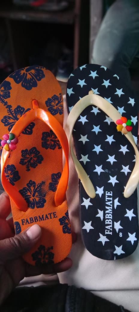 Girls Branded Slippers Wholesale 2 Girls Branded Slippers Wholesale - Image 2