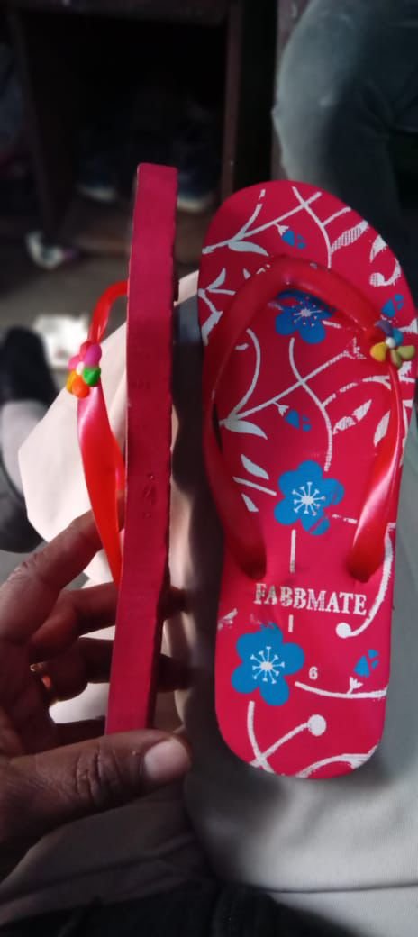 Girls Branded Slippers Wholesale 3 Girls Branded Slippers Wholesale - Image 3