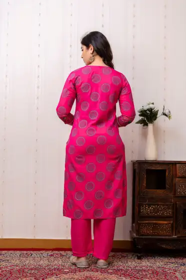 Women Kurta and Pant Set 4 Women Kurta and Pant Set - Image 3