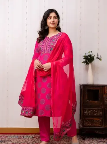 Women Kurta and Pant Set 9 Women Kurta and Pant Set