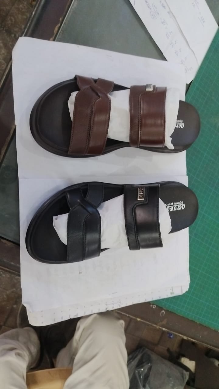 Heavy Branded Slippers Wholesale 6 Heavy Branded Slippers Wholesale - Image 5