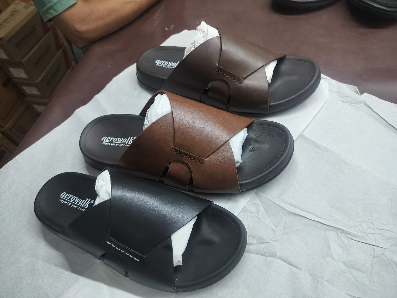 Heavy Branded Slippers Wholesale 11 Heavy Branded Slippers Wholesale - Image 10