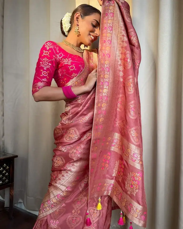K SALIYA Woven Banarasi Jacquard Saree 7 K SALIYA Woven Banarasi Jacquard Saree - Image 6