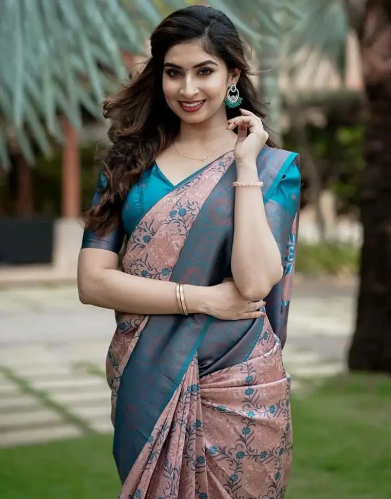 K SALIYA Woven Banarasi Jacquard Saree 8 K SALIYA Woven Banarasi Jacquard Saree