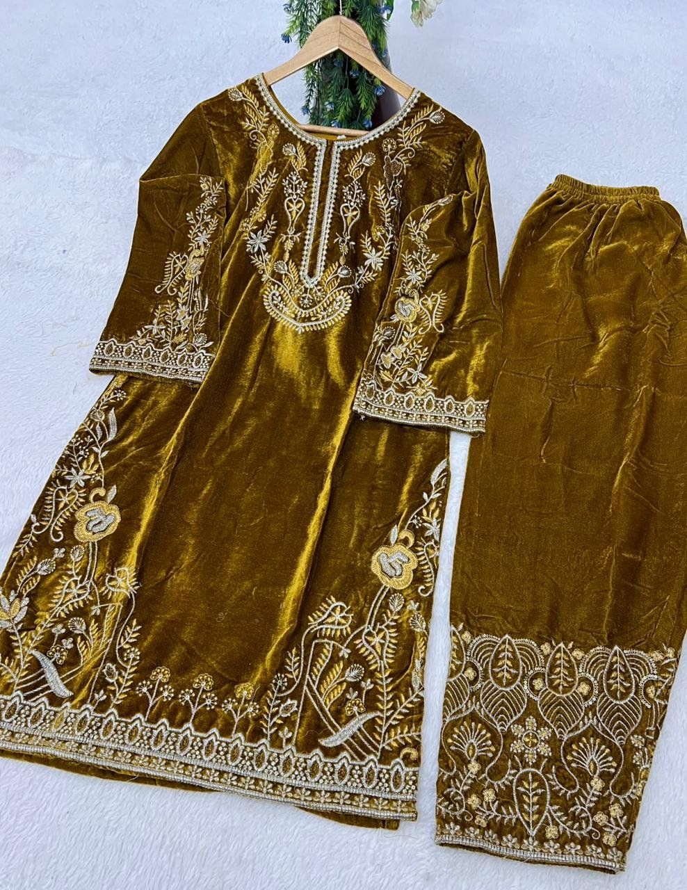 Embroidered Attractive Party Wear Velvet Silk fabric Kurti Bottom SET Wholesale 5 Embroidered Attractive Party Wear Velvet Silk fabric Kurti Bottom SET Wholesale - Image 4