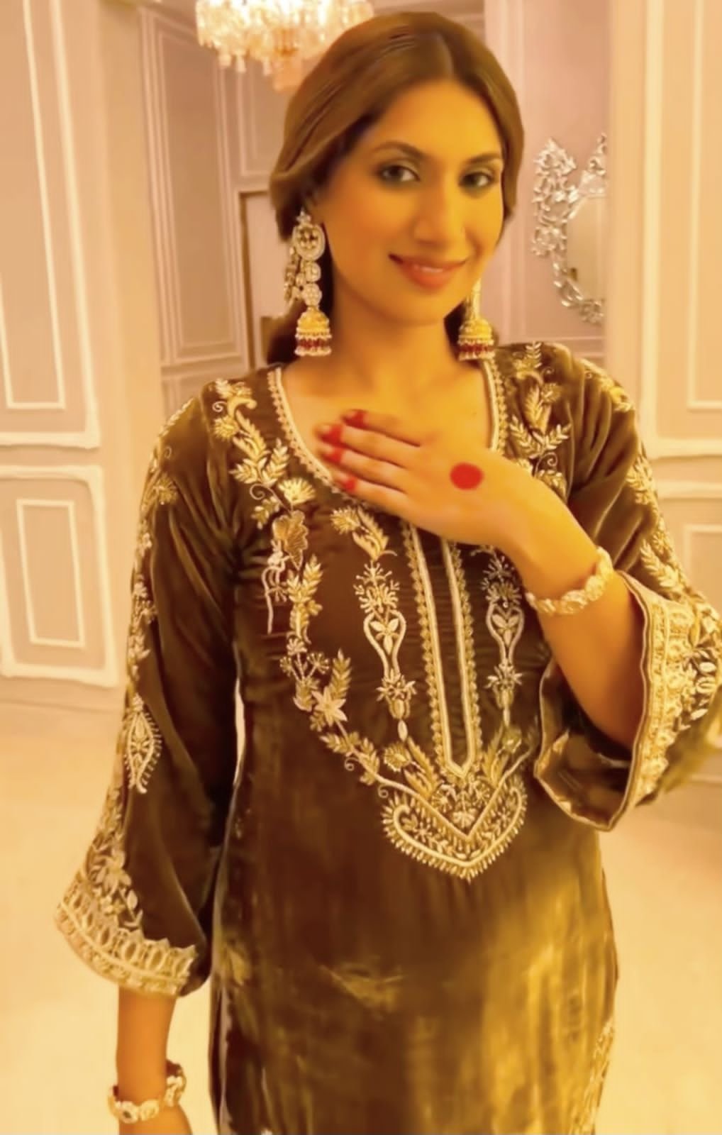 Embroidered Attractive Party Wear Velvet Silk fabric Kurti Bottom SET Wholesale 7 Embroidered Attractive Party Wear Velvet Silk fabric Kurti Bottom SET Wholesale - Image 6