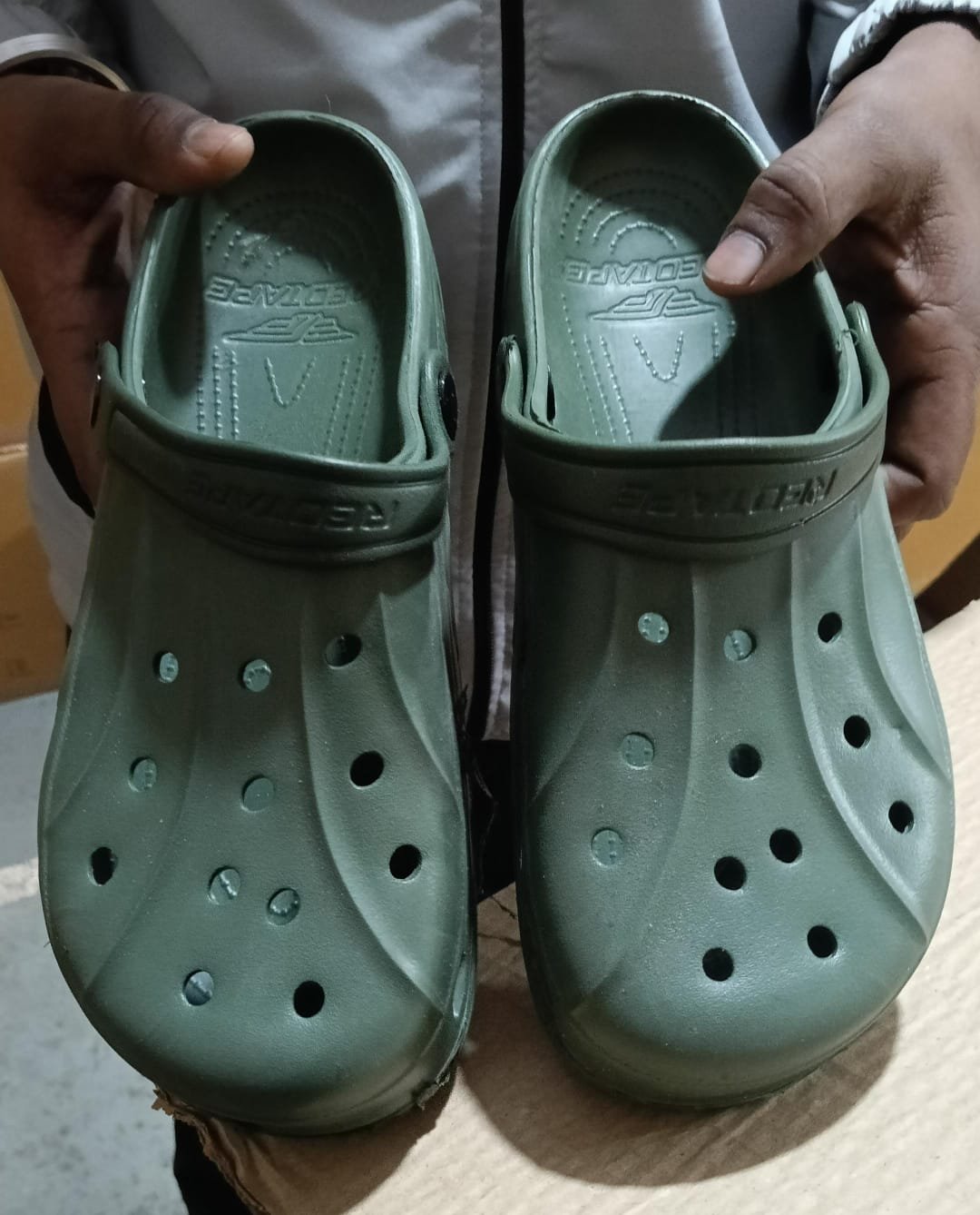 Men Crocs Wholesale 4 Men Crocs Wholesale - Image 4