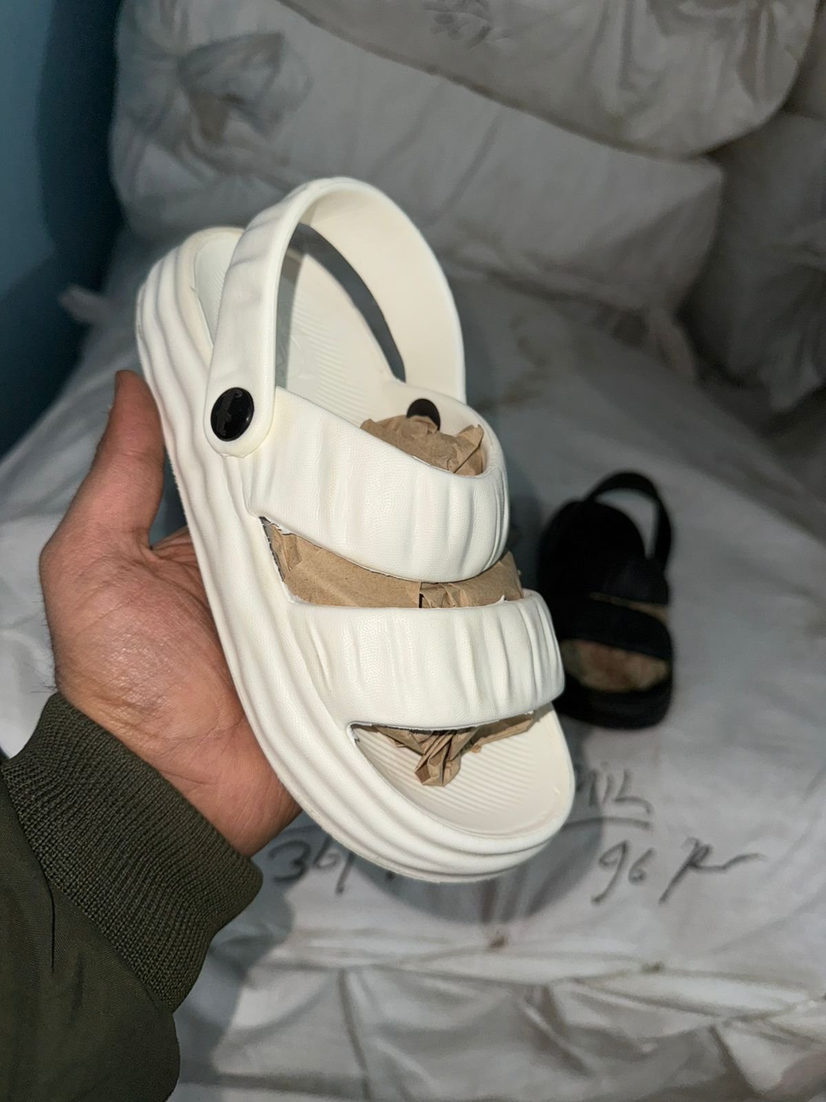 Footwear Mix Lot Wholesale 8 Footwear Mix Lot Wholesale - Image 8