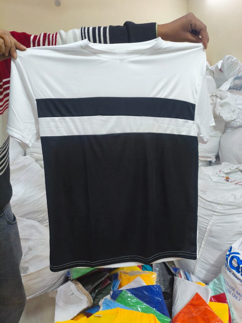 MENS ROUND NECK HALF SLEEVES TSHIRTS Wholesale 4 MENS ROUND NECK HALF SLEEVES TSHIRTS Wholesale - Image 4