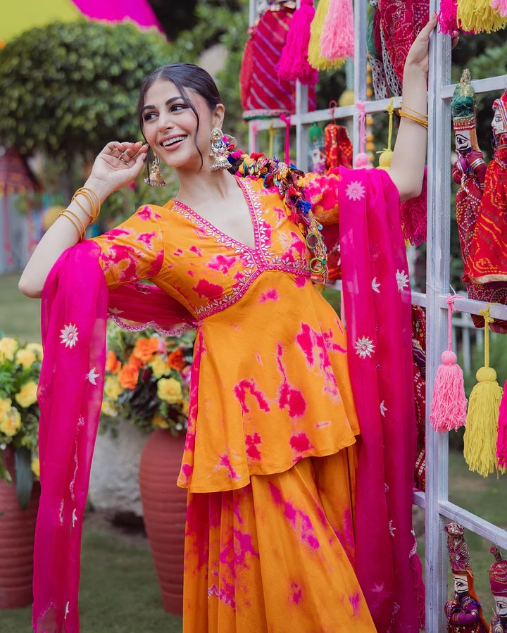 This is a vibrant and stylish three-piece Indian ethnic wear set 3 This is a vibrant and stylish three-piece Indian ethnic wear set - Image 3