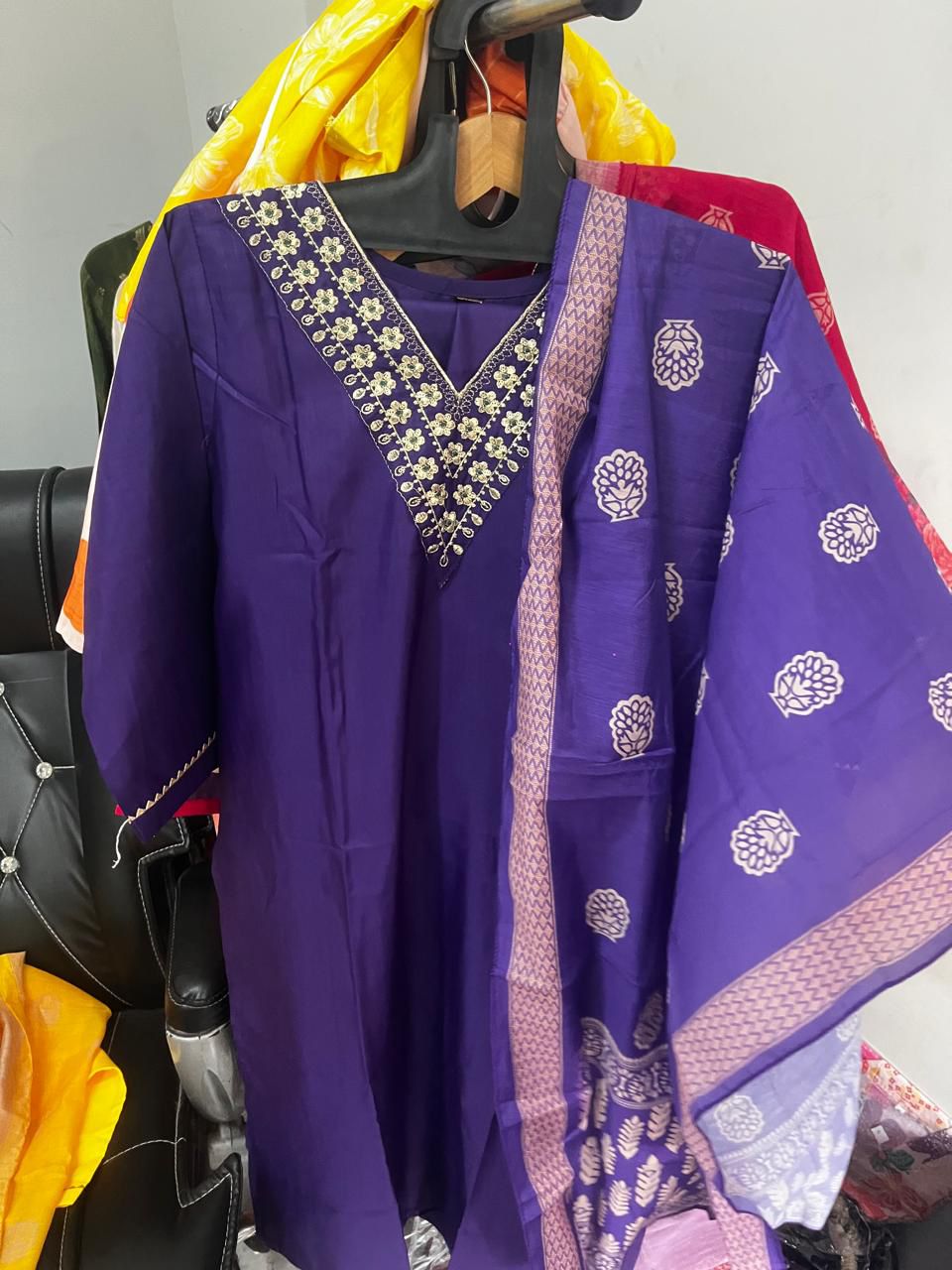 3 Piece Suit Wholesale 4 3 Piece Suit Wholesale - Image 4