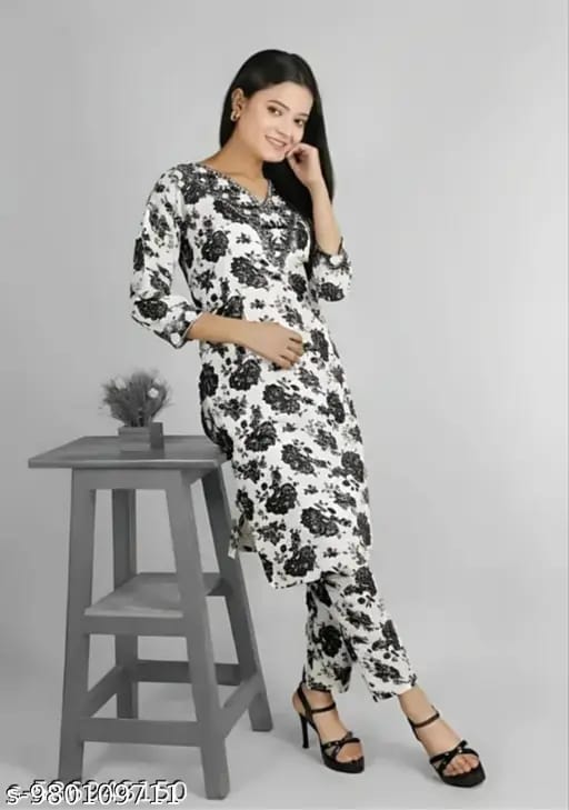 Women 2 and 3 Piece Set Wholesale 2 Women 2 and 3 Piece Set Wholesale